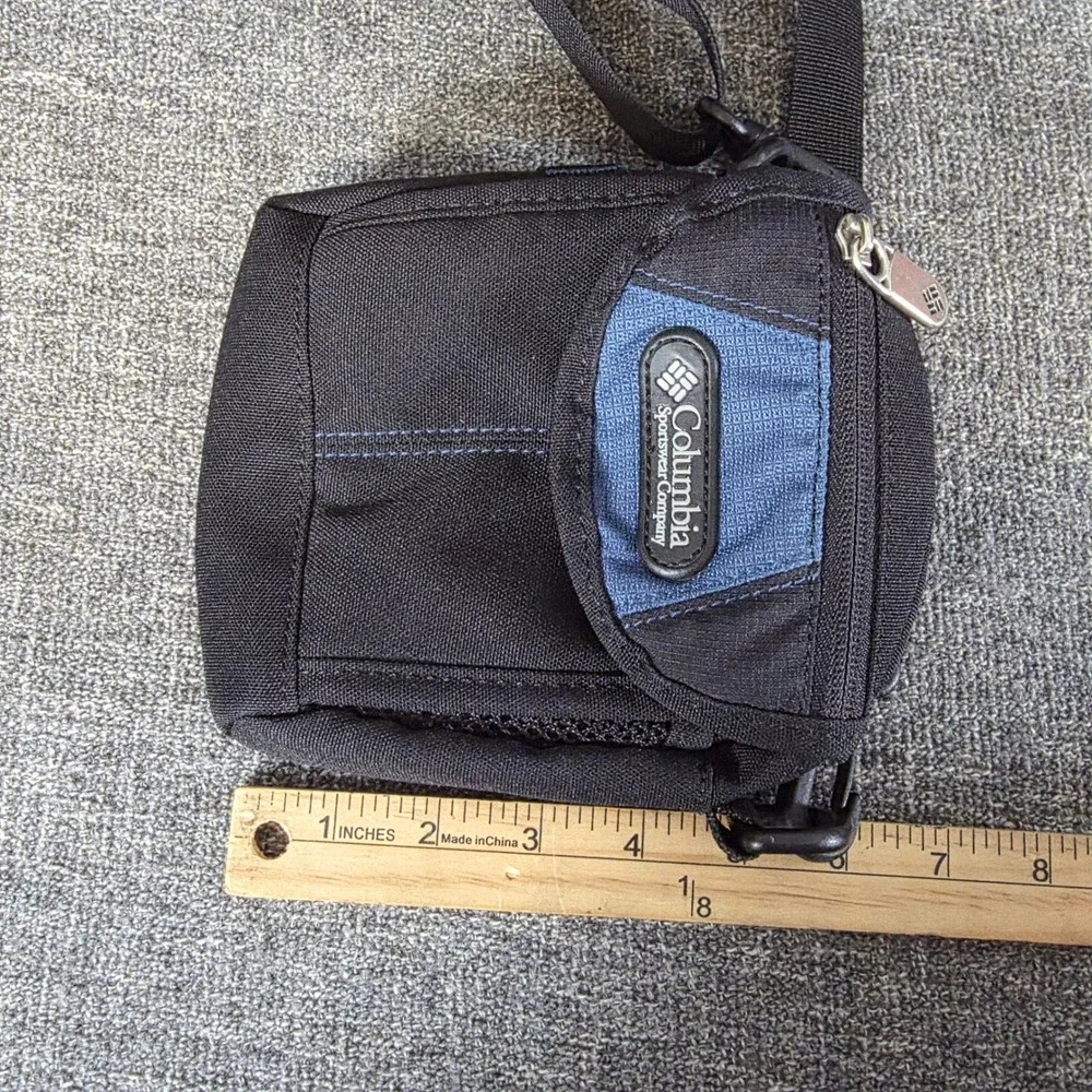 Columbia Sportswear Digital Assistant C3602-407 Crossbody Bag Black Blue Y2K